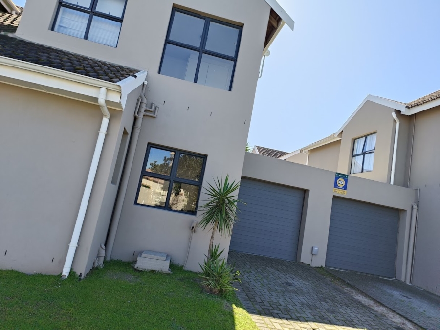 To Let 3 Bedroom Property for Rent in Parklands Western Cape